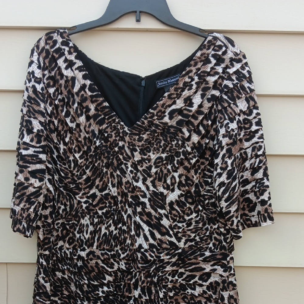 JESSICA HOWARD Animal Print V-Neck Dress - 16 W